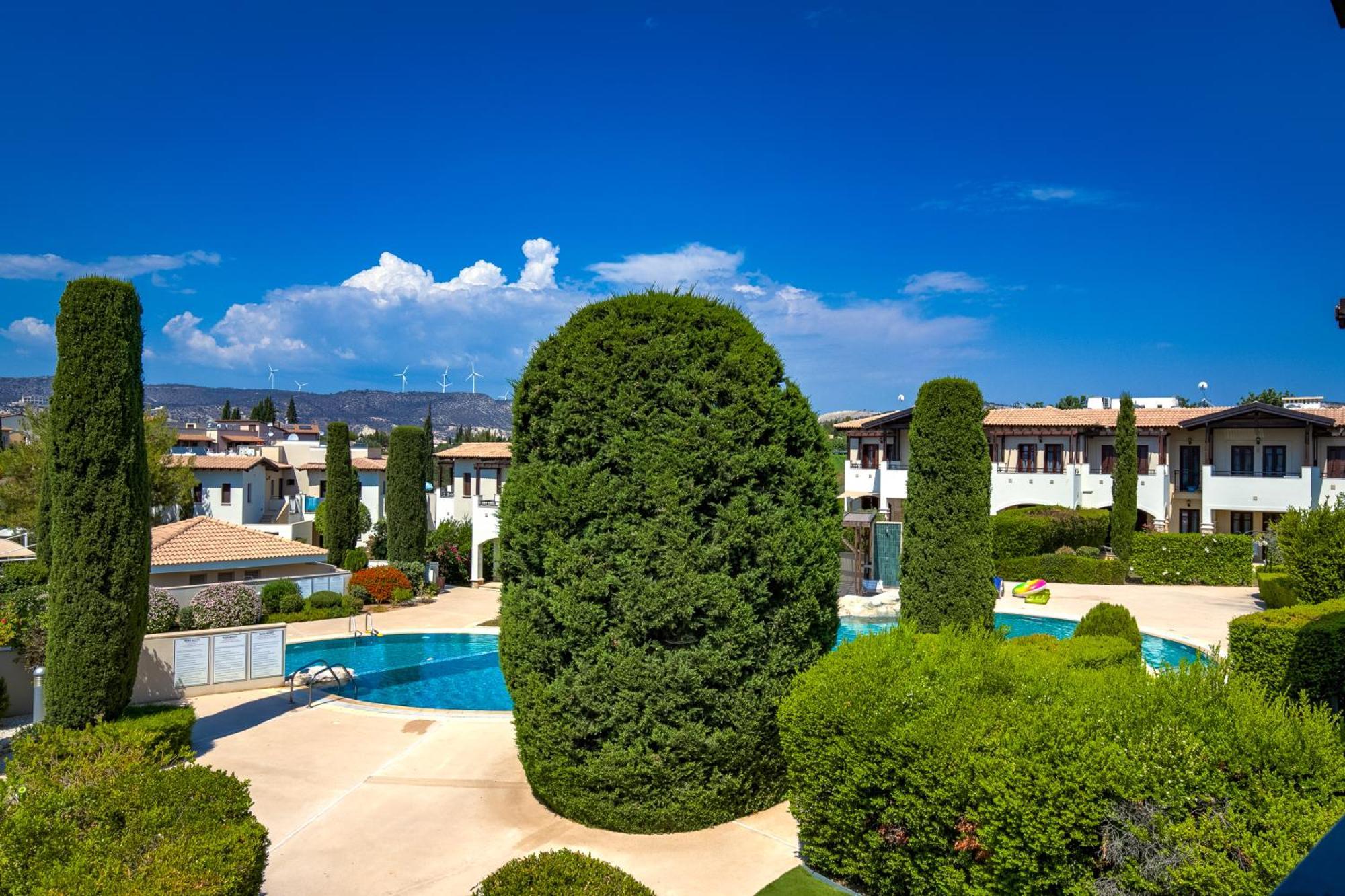 2 Bedroom Apartment Chloe With Communal Pool, Aphrodite Hills Resort Kouklia Exterior foto